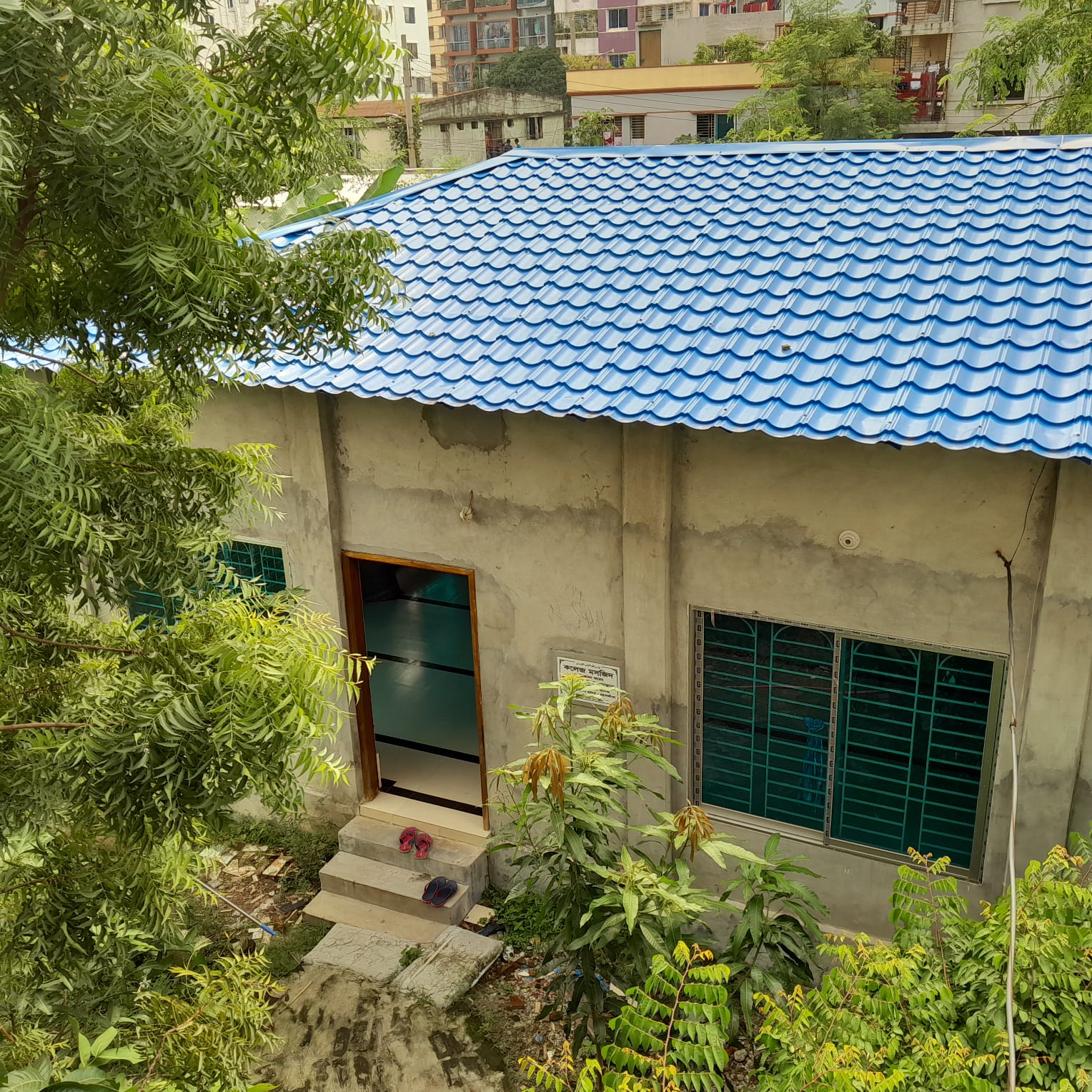 কলেজের নয়নাভিরাম দৃশ্য